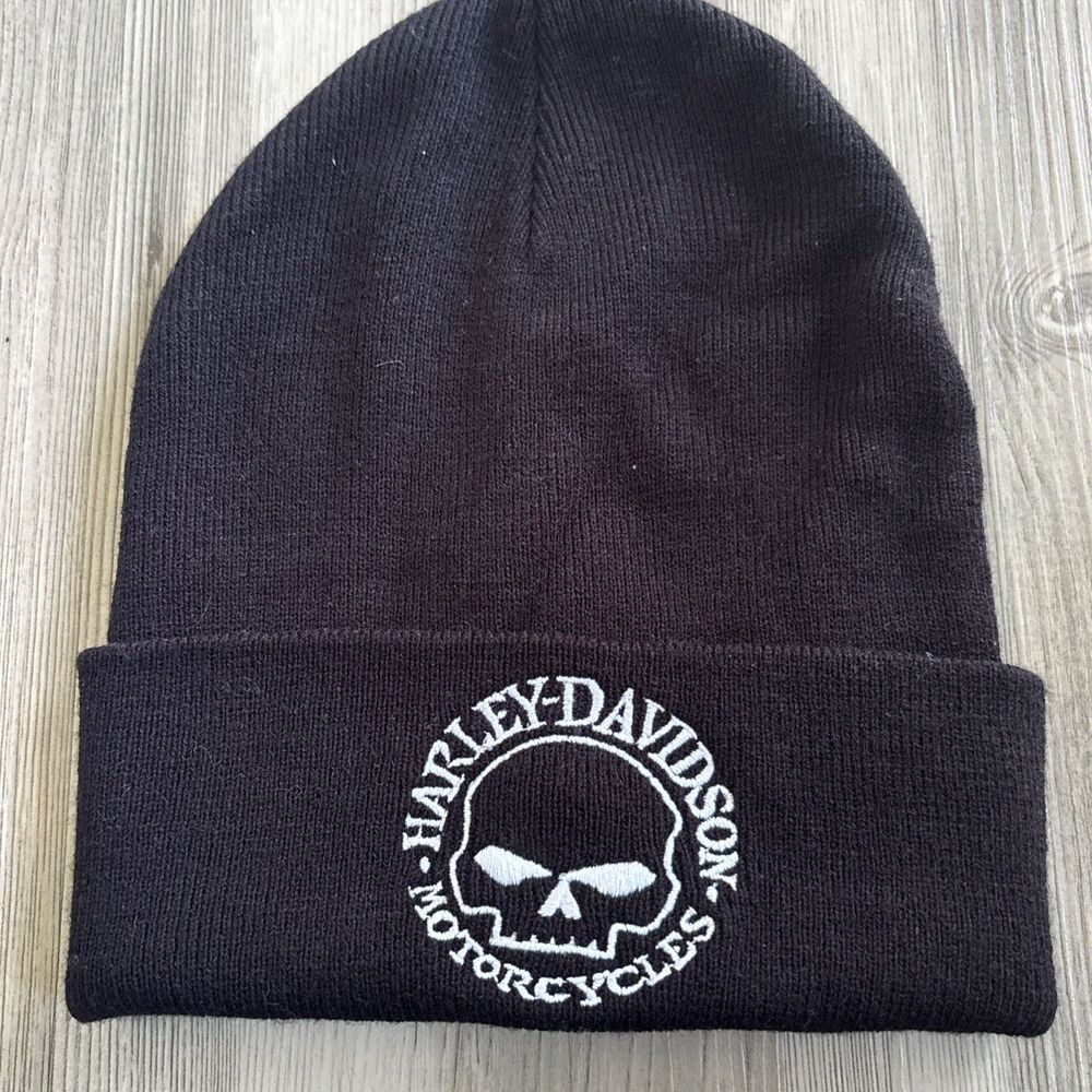 Harley Davidson Men's Willie G Skull Logo Embroidered Cuffed Beanie Hat - Black